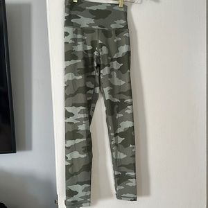 Aerie Green Camo Leggings